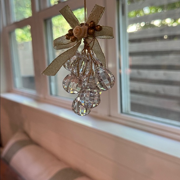 Crystal and Gold Grape Cluster Ornaments - 8 pieces - Picture 2 of 6